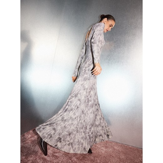 Mohito - Sukienka maxi z metalizowaną nitką - beżowy ze sklepu Mohito w kategorii Sukienki - zdjęcie 187235121