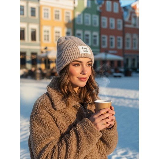 Sinsay - Prążkowana czapka beanie - beżowy - id: 751FG-08M - marki Sinsay - 187236284 Sinsay - Prążkowana czapka beanie - beżowy ze sklepu Sinsay w kategorii Czapki zimowe damskie - zdjęcie 187236284