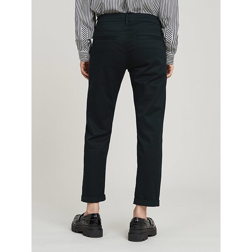 G-Star Spodnie chino &quot;Kate&quot; - Boyfriend fit - w kolorze czarnym W31/L32 okazyjna cena Limango Polska