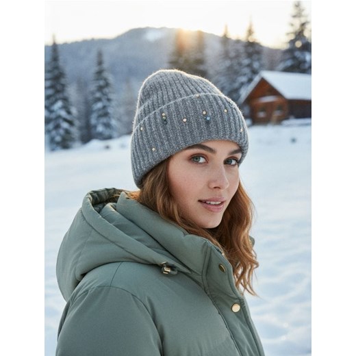 Sinsay - Prążkowana czapka beanie z ozdobnymi kryształkami - szary - id: 756FG-90M - marki Sinsay - 187239210 Sinsay - Prążkowana czapka beanie z ozdobnymi kryształkami - szary ze sklepu Sinsay w kategorii Czapki zimowe damskie - zdjęcie 187239210