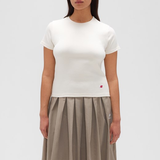 Koszulka damska New Balance MADE in USA WT53561LIN – beżowa - id: 3215856 - marki New Balance - 187240382 Koszulka damska New Balance MADE in USA WT53561LIN – beżowa ze sklepu New Balance Poland w kategorii Bluzki damskie - zdjęcie 187240382