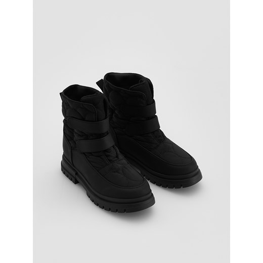 Reserved - Śniegowce na rzepy - czarny - id: 923GT-99X - marki Reserved - 187242564 Reserved - Śniegowce na rzepy - czarny ze sklepu Reserved w kategorii Buty zimowe dziecięce - zdjęcie 187242564