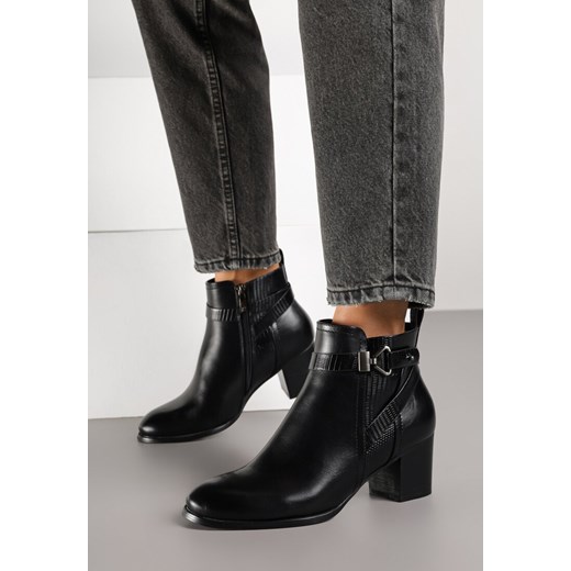 Czarne Botki na Słupku z Metaliczną Aplikacją przy Cholewce Tulianis 38 born2be.pl