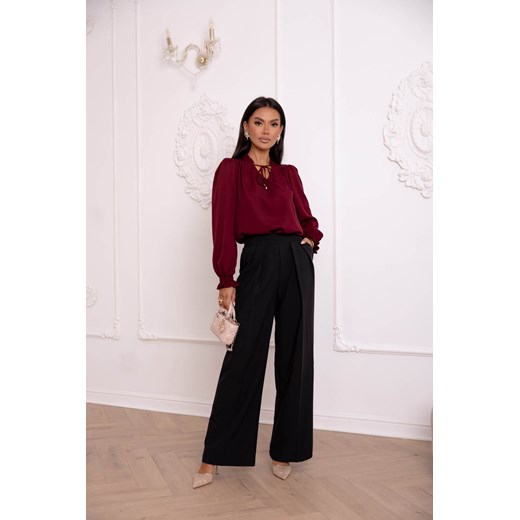 BLUZKA Z FALBANKĄ POD SZYJĄ I NA RĘKAWACH- BORDOWA Olika S/M olika.com.pl