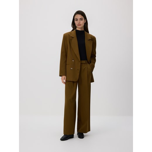 Reserved - Dwurzędowa marynarka z wiskozą - warm olive ze sklepu Reserved w kategorii Kurtki damskie - zdjęcie 187258432