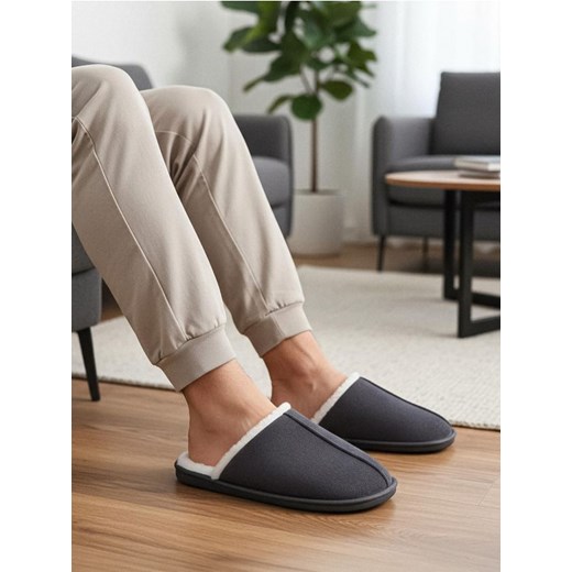 Sinsay - Kapcie ze sztucznym futerkiem - szary - id: 049EM-90X - marki Sinsay - 187259064 Sinsay - Kapcie ze sztucznym futerkiem - szary ze sklepu Sinsay w kategorii Kapcie męskie - zdjęcie 187259064