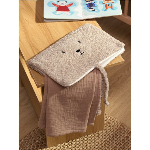 Sinsay - Pokrowiec na mokre chusteczki - wielobarwny - id: 537DF-MLC - marki Sinsay - 187259121 Sinsay - Pokrowiec na mokre chusteczki - wielobarwny ze sklepu Sinsay w kategorii Pudełka i pojemniki - zdjęcie 187259121