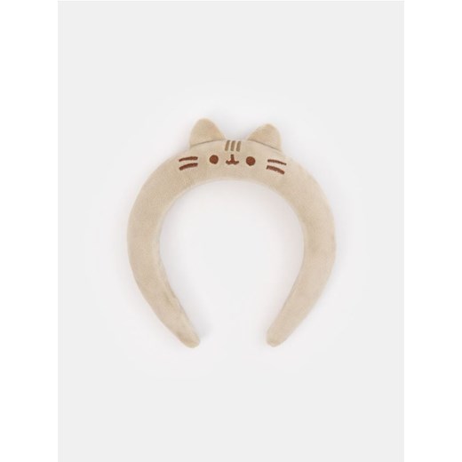 Sinsay - Opaska na głowę Pusheen - beżowy - id: 816GE-08X - marki Sinsay - 187259151 Sinsay - Opaska na głowę Pusheen - beżowy ze sklepu Sinsay w kategorii Opaski damskie - zdjęcie 187259151