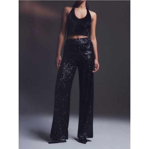 Sinsay - Top typu halter z welurowym wykończeniem - czarny ze sklepu Sinsay w kategorii Bluzki damskie - zdjęcie 187259184