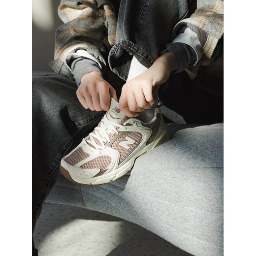 Sneakersy New Balance U530SUA Beżowy ze sklepu eobuwie.pl w kategorii Buty sportowe damskie - zdjęcie 187259332