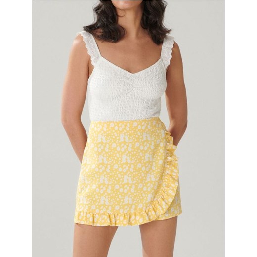 Sinsay - Bluzka z marszczeniem i koronkowymi ramiączkami - kremowy ze sklepu Sinsay w kategorii Bluzki damskie - zdjęcie 187266441