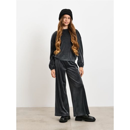 Sinsay - Welurowa bluza crewneck - szary ze sklepu Sinsay w kategorii Bluzy dziewczęce - zdjęcie 187267761