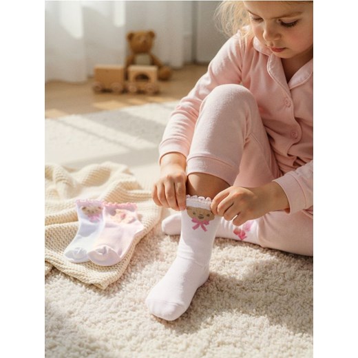 Sinsay - Skarpetki 3 pack - wielobarwny - id: 246GS-MLC - marki Sinsay - 187276271 Sinsay - Skarpetki 3 pack - wielobarwny ze sklepu Sinsay w kategorii Skarpetki dziecięce - zdjęcie 187276271