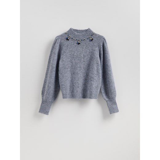 Reserved - Sweter z biżuteryjną aplikacją - granatowy - id: 652HO-95M - marki Reserved - 187276880 Reserved - Sweter z biżuteryjną aplikacją - granatowy ze sklepu Reserved w kategorii Swetry damskie - zdjęcie 187276880
