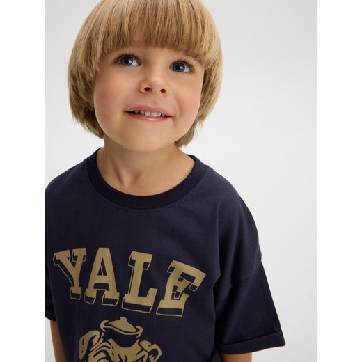 Reserved - T-shirt oversize Yale - granatowy - id: 142BF-95X - marki Reserved - 187278352 Reserved - T-shirt oversize Yale - granatowy ze sklepu Reserved w kategorii T-shirty chłopięce - zdjęcie 187278352