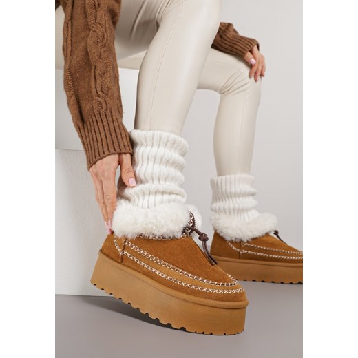 Brązowe Śniegowce na Grubej Podeszwie z Ozdobnymi Przeszyciami i Futerkiem Lindera - id: 401824 - marki born2be - 187278711 Brązowe Śniegowce na Grubej Podeszwie z Ozdobnymi Przeszyciami i Futerkiem Lindera ze sklepu born2be.pl w kategorii Śniegowce damskie - zdjęcie 187278711