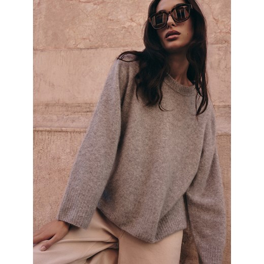 Mohito - Wełniany szary sweter - szary ze sklepu Mohito w kategorii Swetry damskie - zdjęcie 187279331
