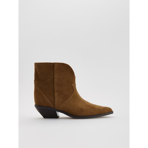Reserved - Zamszowe botki - beżowy ze sklepu Reserved w kategorii Botki - zdjęcie 187284933