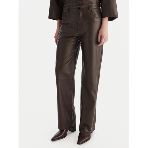 ViCOLO Spodnie skórzane TF0318 Brązowy Regular Fit ze sklepu MODIVO w kategorii Spodnie damskie - zdjęcie 187285461
