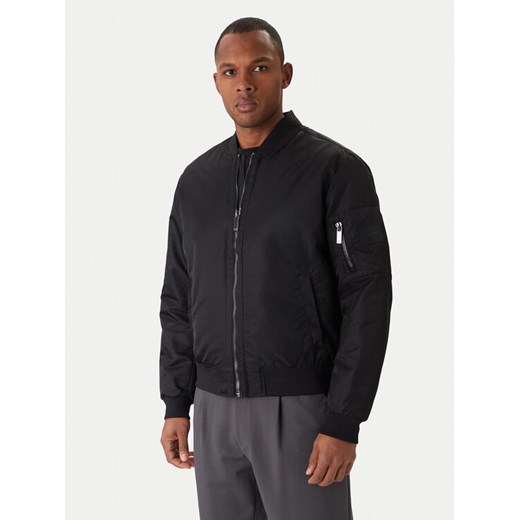 Calvin Klein Kurtka bomber Hero K10K109907 Czarny Relaxed Fit ze sklepu MODIVO w kategorii Kurtki męskie - zdjęcie 187285484