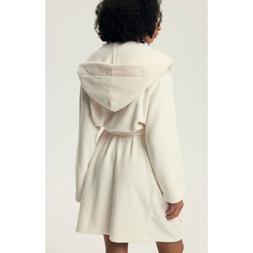Henderson szlafrok damski z kapturem Darlan 43599-01X, Kolor kremowy, Rozmiar L, Henderson ze sklepu Intymna w kategorii Szlafroki damskie - zdjęcie 187287524