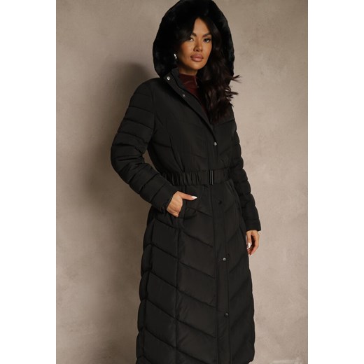 Czarna Zimowa Kurtka Pikowana o Długim Kroju z Paskiem i Kapturem z Futrem Renee S renee.pl