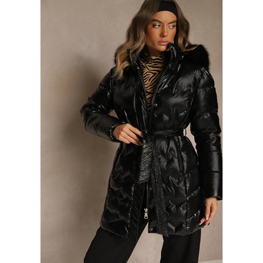 Czarna Kurtka Pikowana z Odpinanym Futerkiem i Kapturem Ozdobiona Paskiem Olinesa ze sklepu renee.pl w kategorii Kurtki damskie - zdjęcie 187290170