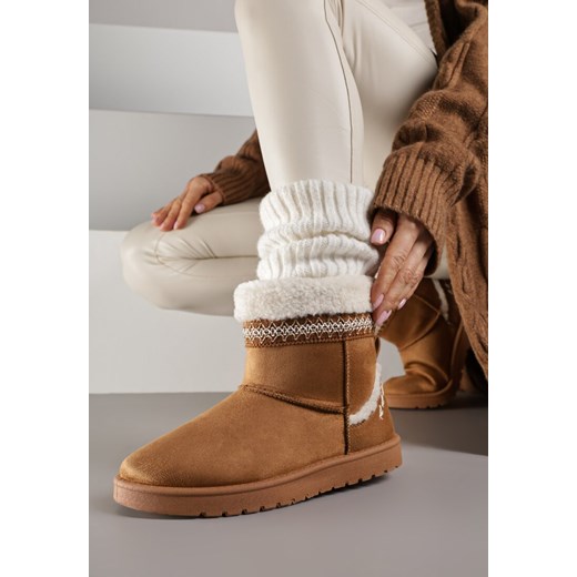 Brązowe Śniegowce o Wsuwanym Fasonie z Haftem i Futrem przy Cholewce Mevinadia - id: C2066-68-CAMEL - marki Renee - 187290333 Brązowe Śniegowce o Wsuwanym Fasonie z Haftem i Futrem przy Cholewce Mevinadia ze sklepu renee.pl w kategorii Śniegowce damskie - zdjęcie 187290333