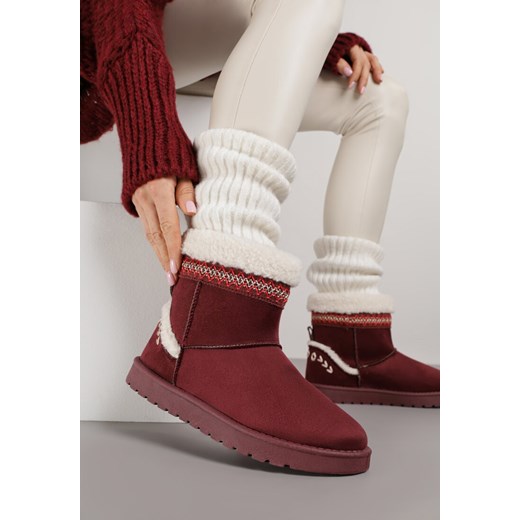 Bordowe Śniegowce o Wsuwanym Fasonie z Haftem i Futrem przy Cholewce Mevinadia - id: C2066-461-WINE - marki Renee - 187290340 Bordowe Śniegowce o Wsuwanym Fasonie z Haftem i Futrem przy Cholewce Mevinadia ze sklepu renee.pl w kategorii Śniegowce damskie - zdjęcie 187290340
