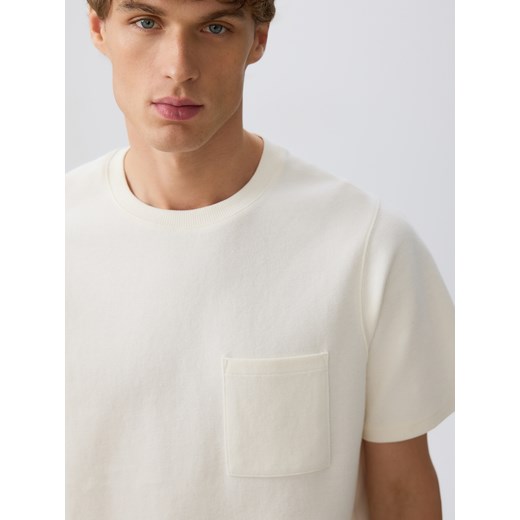 Reserved - T-shirt comfort z kieszonką - złamana biel ze sklepu Reserved w kategorii T-shirty męskie - zdjęcie 187290494