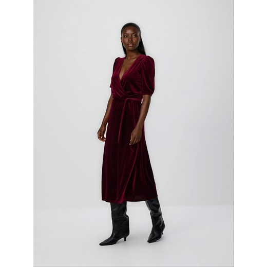 Reserved - Welurowa sukienka midi - bordowy ze sklepu Reserved w kategorii Sukienki - zdjęcie 187291073