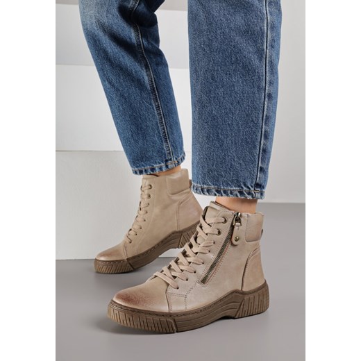 Ciemnobeżowe Sportowe Botki ze Sznurowaną Cholewką i Ozdobnym Suwakiem Ezilare - id: 402010 - marki born2be - 187292293 Ciemnobeżowe Sportowe Botki ze Sznurowaną Cholewką i Ozdobnym Suwakiem Ezilare ze sklepu born2be.pl w kategorii Botki - zdjęcie 187292293