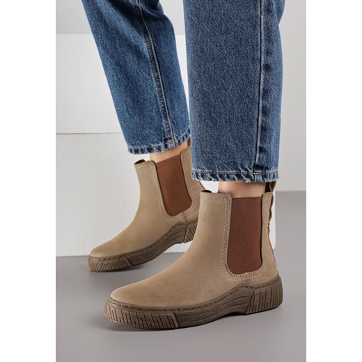 Ciemnobeżowe Botki Sztyblety na Ozdobnie Żłobionej Podeszwie Ezisane - id: 402014 - marki born2be - 187292314 Ciemnobeżowe Botki Sztyblety na Ozdobnie Żłobionej Podeszwie Ezisane ze sklepu born2be.pl w kategorii Botki - zdjęcie 187292314