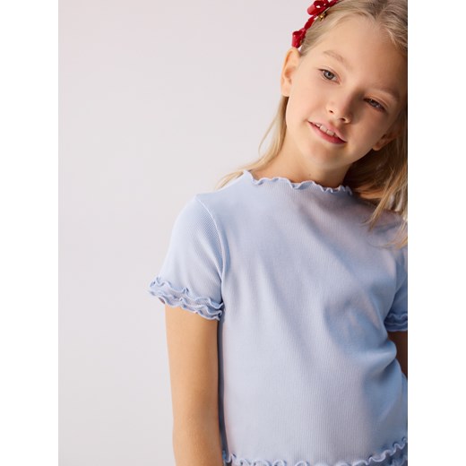 Reserved - Prążkowany t-shirt - jasnoniebieski - id: 457FT-05X - marki Reserved - 187292663 Reserved - Prążkowany t-shirt - jasnoniebieski ze sklepu Reserved w kategorii Bluzki dziewczęce - zdjęcie 187292663
