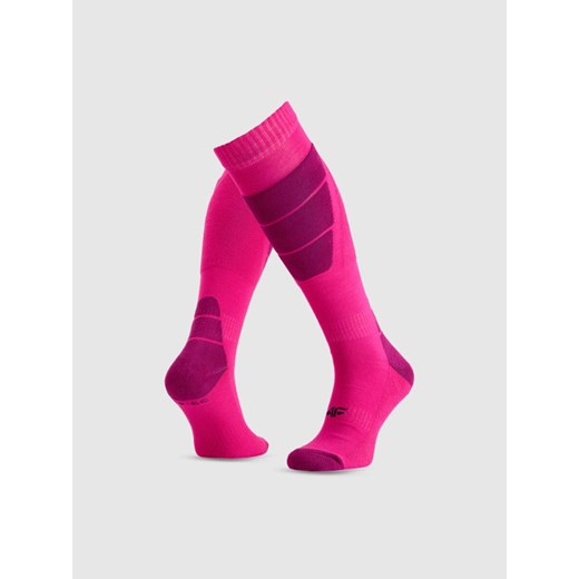 Damskie skarpety narciarskie 4F 4FWMM00UFSOF239 - różowe ze sklepu Sportstylestory.com w kategorii Skarpetki damskie - zdjęcie 187293692