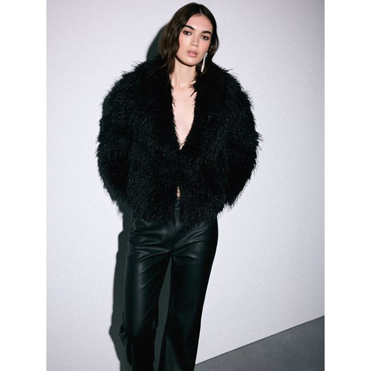 Mohito - Sztuczne czarne futerko - czarny ze sklepu Mohito w kategorii Futra damskie - zdjęcie 187295411
