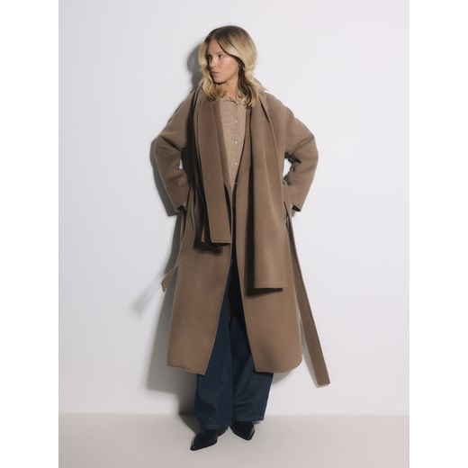Reserved - Płaszcz handmade z odpinanym szalem - beżowy ze sklepu Reserved w kategorii Płaszcze damskie - zdjęcie 187296353