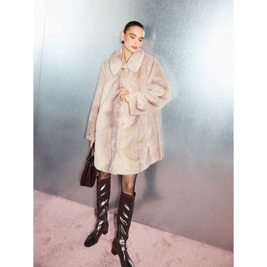 Mohito - Sztuczne futro oversize - kremowy ze sklepu Mohito w kategorii Futra damskie - zdjęcie 187297744