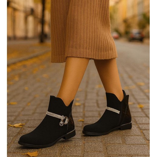 Czarne botki damskie ocieplane z ozdobą /F2-2 18417 W4/ - id: 33349 - marki Pantofelek24.pl - 187299391 Czarne botki damskie ocieplane z ozdobą /F2-2 18417 W4/ ze sklepu Pantofelek24.pl w kategorii Botki - zdjęcie 187299391