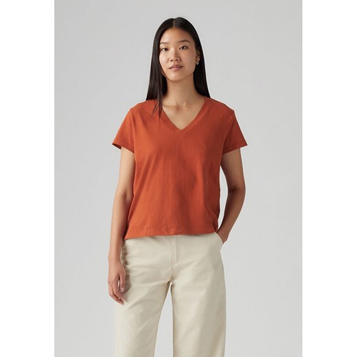 Levi's Koszulka w kolorze ceglanym - id: 17870449 - marki Levi's - 187299973 Levi's Koszulka w kolorze ceglanym ze sklepu Limango Polska w kategorii Bluzki damskie - zdjęcie 187299973