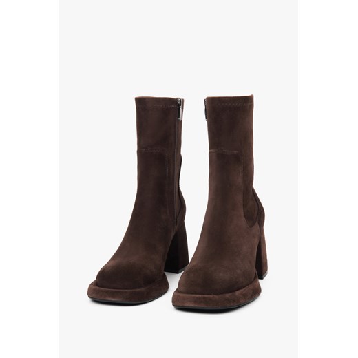 Estro: Ciemnobrązowe botki damskie z weluru naturalnego i stretchu na stabilnym Estro 36 Estro