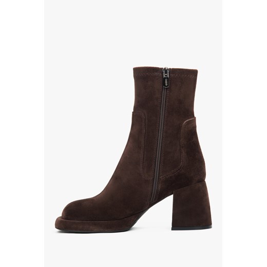 Estro: Ciemnobrązowe botki damskie z weluru naturalnego i stretchu na stabilnym Estro 36 Estro