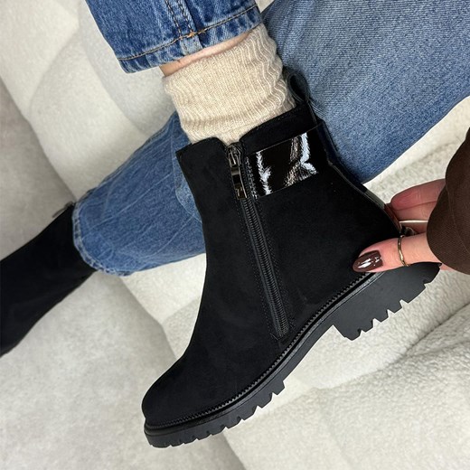 Czarne zamszowe botki damskie na traperze Potocki 19314 ze sklepu suzana.pl w kategorii Botki - zdjęcie 187303572