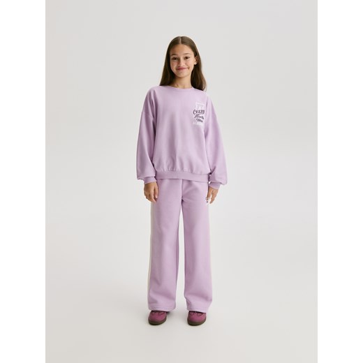 Reserved - Bawełniana bluza z nadrukiem - lawendowy ze sklepu Reserved w kategorii Bluzy dziewczęce - zdjęcie 187304643