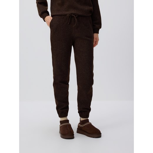 Reserved - Dzianinowe spodnie - ciemnobrązowy ze sklepu Reserved w kategorii Spodnie damskie - zdjęcie 187304813