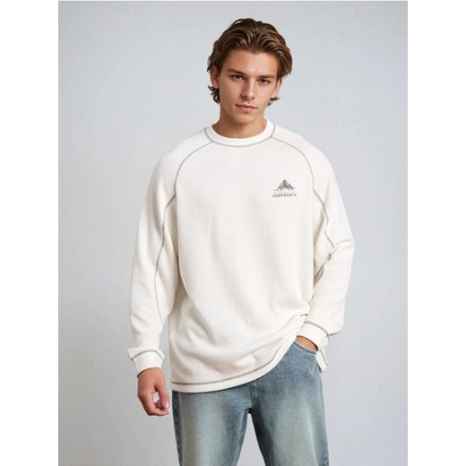 Sinsay - Prążkowana bluza crewneck - kremowy ze sklepu Sinsay w kategorii Bluzy męskie - zdjęcie 187306121