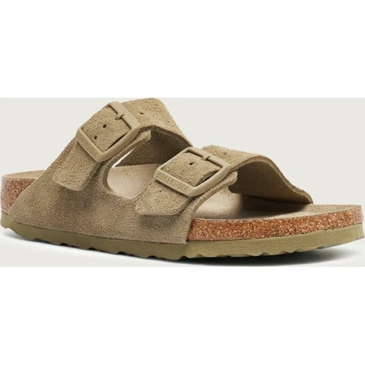 Birkenstock Klapki Arizona | narrow fit soft footbed | zamsz ze sklepu Gomez Fashion Store w kategorii Klapki damskie - zdjęcie 187309091