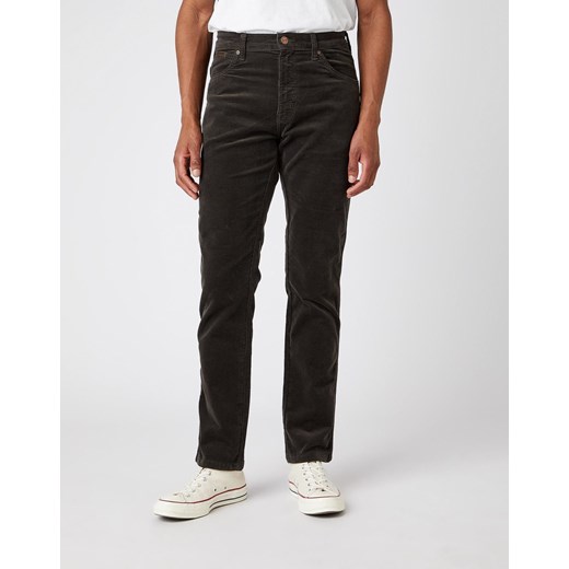 MĘSKIE SPODNIE MATERIAŁOWE WRANGLER TEXAS SLIM MOSS GREEN W12SEC221 112141148 ze sklepu YouNeedit.pl w kategorii Spodnie męskie - zdjęcie 187321262