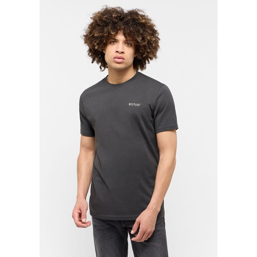 MUSTANG AUSTIN MĘSKI T-SHIRT KOSZULKA LOGO PIRATE BLACK 1015662 4088 ze sklepu YouNeedit.pl w kategorii T-shirty męskie - zdjęcie 187321673