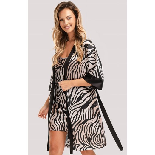 Unikat szlafrok damski z wiązaniem Braga, Kolor czarny-wzór, Rozmiar S, Unikat - id: 221745 - marki Unikat - 187324691 Unikat szlafrok damski z wiązaniem Braga, Kolor czarny-wzór, Rozmiar S, Unikat ze sklepu Intymna w kategorii Szlafroki damskie - zdjęcie 187324691